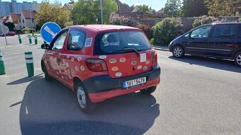 TOYOTA YARIS - 4