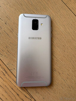 Samsung Galaxy A6 32GB - jako nový - 4