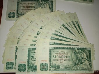BALÍČEK 100 KUSŮ BANKOVEK 100 KČS 1961, JEN VZÁCNÉ SÉRIE - 4