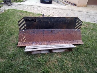 Přední radlice na traktor - 4