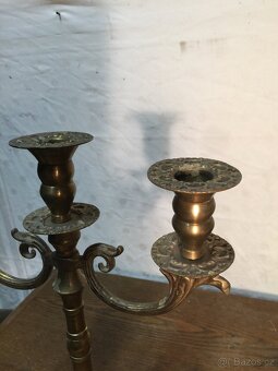 mosazný krásný svícen zdobený - 4