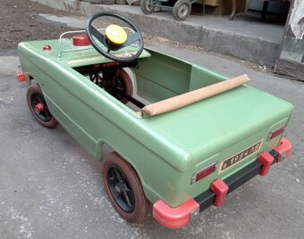 Šlapací autíčko - 4