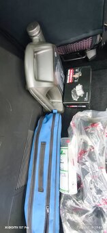 Ford C-MAX 1.6 benzín - 4