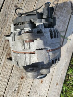 Alternátor Volkswagen Passat B 5,5 ( 3BG ) - 4