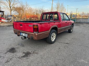 Mazda B 2200 - 4