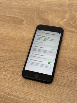iPhone SE 2020 64GB (nová baterie) - 4