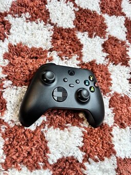 Prodám Xbox series X - 4