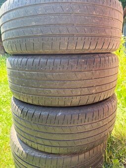 Prodam pneu Bridgestonl 225/55r17 letni - 4