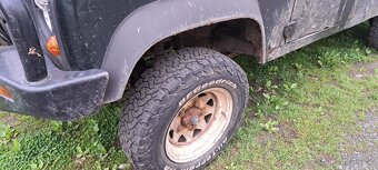 Land Rover - 4