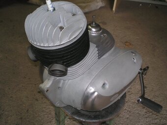 Motor JAWA  250 - 4