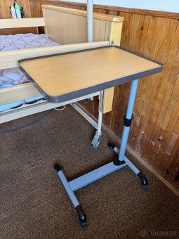 Zdravotnická polohovací postel, vozík, chodítko - 4