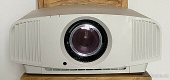 Sony VPL-VW270ES bílý - SXRD, 4K projektor pro domácí kino - 4