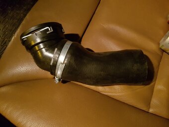 Hadice intercooler - Sání Turbo BMW E60 E61 E65 NOVÁ - 4