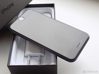 APPLE iPhone 8 64GB Space Grey - ZÁRUKA - 100% BATERIE - 4