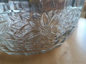 české skleněné nádobí a vázy - 4