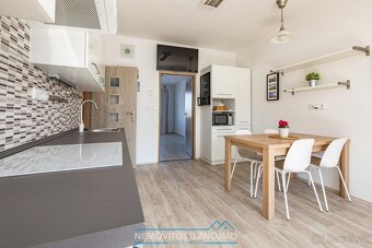 Prodej cihlového bytu 2+1 s balkonem, ul. Přímětická, Znojmo - 4