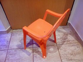 Plastová dětská židlička židle oranžová - 4