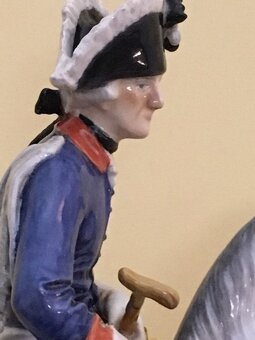 Porcelánová figurka Alte Fritz design profesor Theodor Kärne - 4