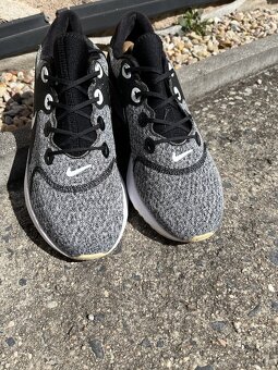 Boty Nike Legend React - 4