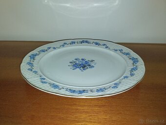 Věci z pozůstalosti (drobný nábytek, sklo, porcelán). - 4