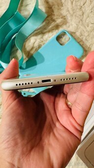IPhone 11 64GB bily, top stav - 4