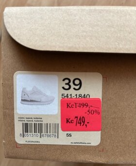 Bílé tenisky Baťa - 4