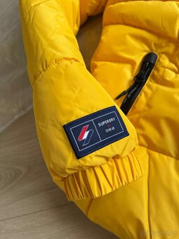 Superdry panská péřovka, vel M, nová, - 4