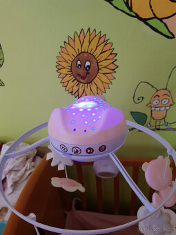 Kolotoč nad postýlku - 4