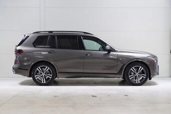 BMW X7, 40i,M-PAKET,HUD,PANO,ZÁRUKA - 4