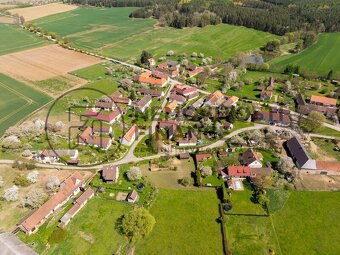 Prodej rodinného domu k rekonstrukci 225 m2, s pozemkem 510  - 4