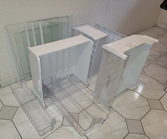 Prodám ledničku Indesit- černá - 4