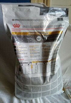 Royal Canin granule pro psy- urinary diet, moderate calorie - 4