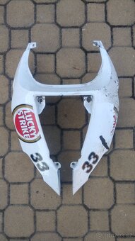 Aprilia RSV 1000R podsedlový plast - 4