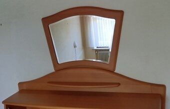 Dřevěná komoda se zrcadlem - 4