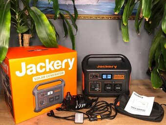 Prodám přenosnou elektrárnu Jackery Explorer 1000 EU. - 4