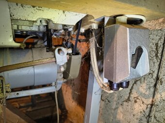 Průmyslový šicí stroj PFAFF 563 - plně funkční - 4