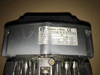 Elektromotor s převodovkou třífazový - 4