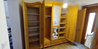 Velká dřevěná masivní skříň Jitona Arosa - 4