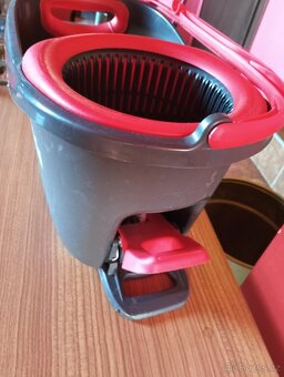 Vileda Turbo mop s příslušenstvím - 4