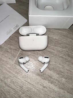 Apple AirPods Pro (1. generace) - 4