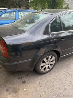 Škoda Superb 2.0 TDI 103 kW, r.v. 2006 – na ND nebo opravu - 4