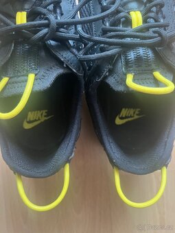 REZERVACE vel.41 tenisky NIKE REACT LIVE black-yellow - 4