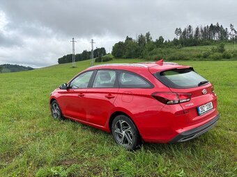 2022 Hyundai i30 combi - jako nový, v záruce - 4
