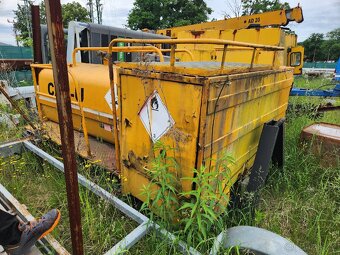 Hákový kontiner cisterna PHM 2800l včetně výdeje - 4