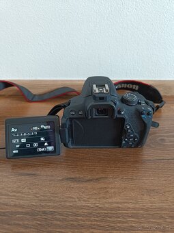 Canon EOS 700D - 4