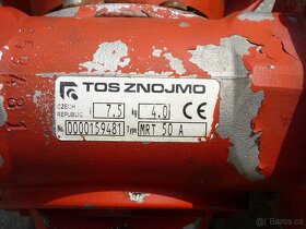 Prodám elektromotor s převodovkou a podávacím šnekem - 4