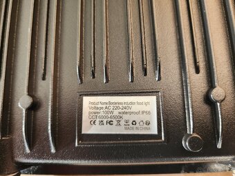 LED reflektor 100W s čidlem pohybu, IP66 - 4