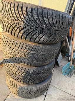 Pneu 225/50 R17 - 4