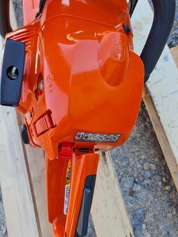 Husqvarna 445 motorova pila zaruce - 4