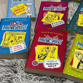 Deník mimoňky 1-9 + 2 boxy - 4